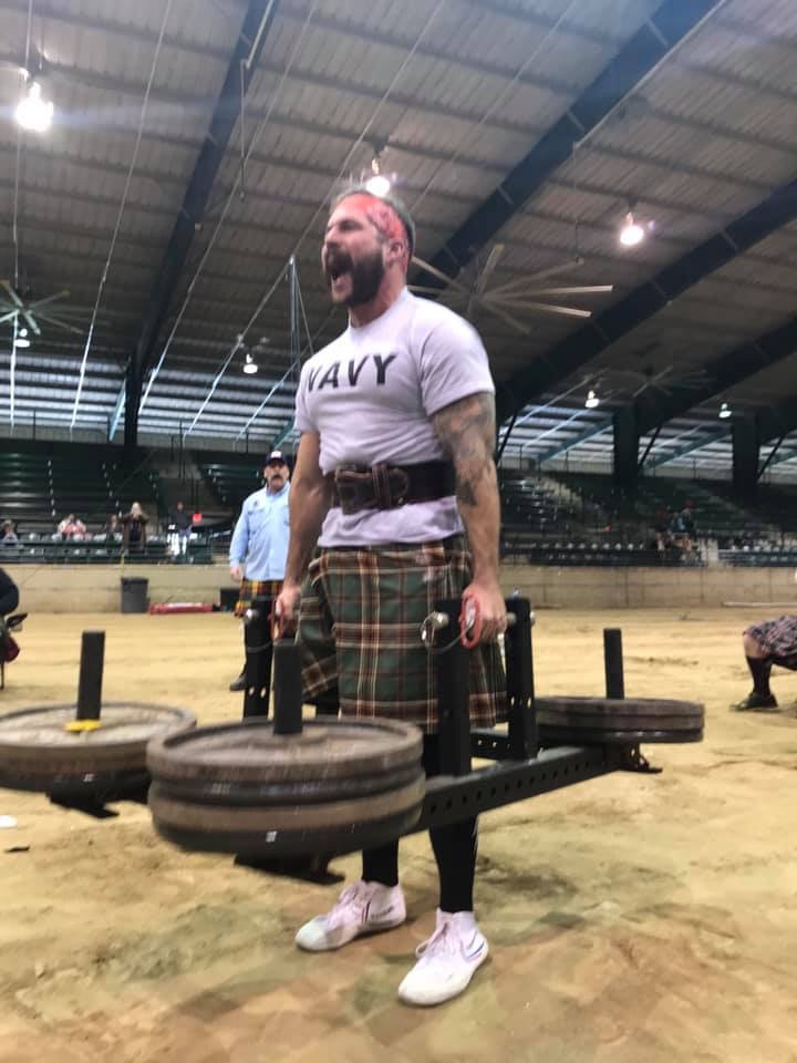 Frame Deadlift, 800 pounds